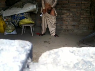 Pakistani Happy-go-lucky Broad In The Beam Ass And Curse At Outdoor